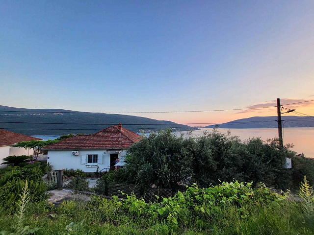 Grundstück mit Meerblick in Kumbor für den Bau von Luxusvillen — photo 4